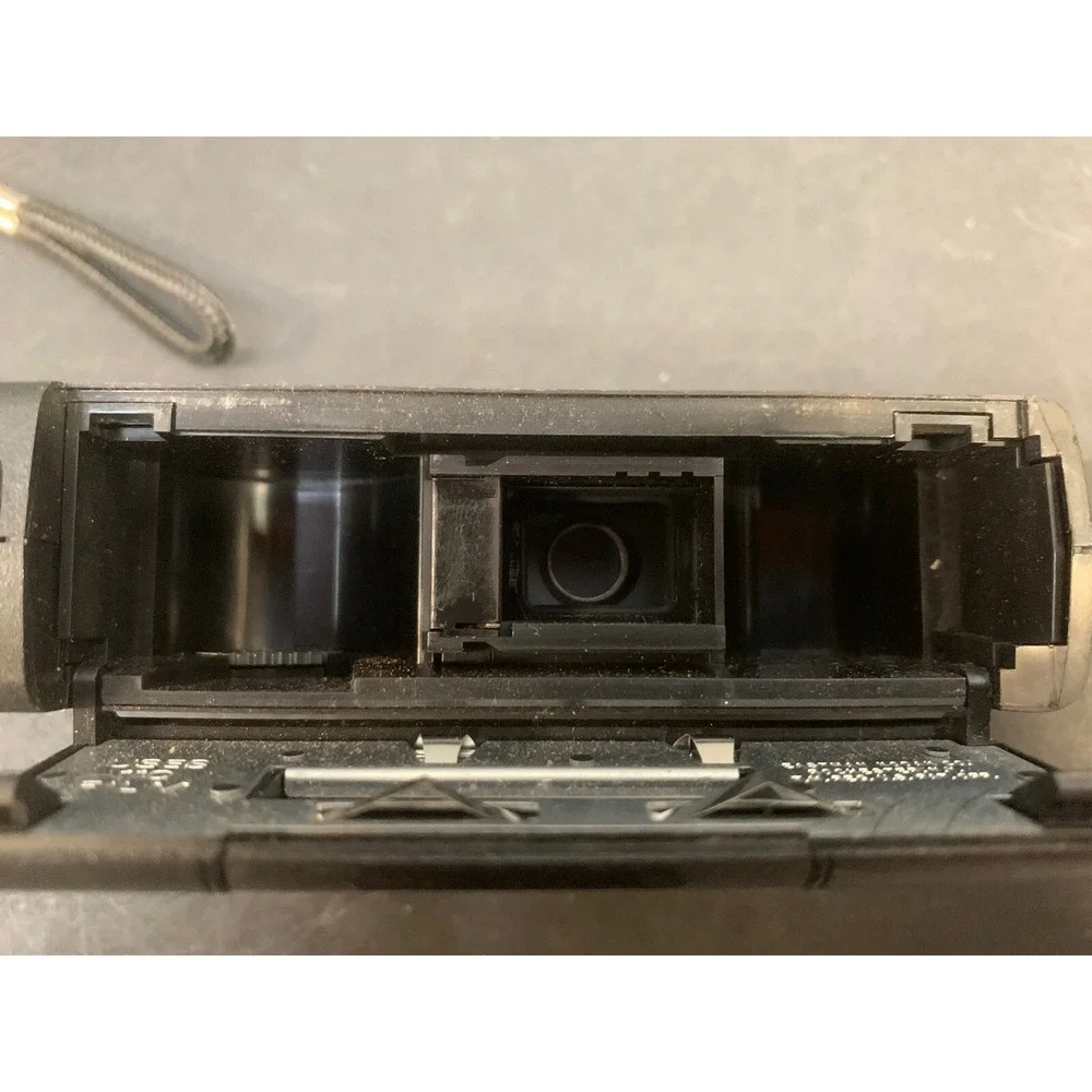 Vintage Kodak Ektralite 10 Camera Pocket Film Point Shoot Flash - Untested